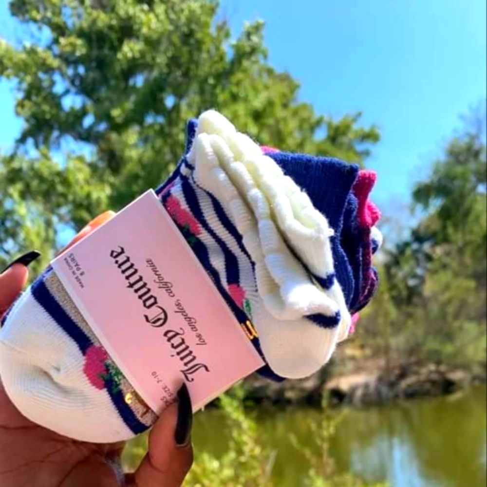 JUICY COUTURE SET OF 8 PAIRS OF SOCKS GIRLS SHOE SIZE 7-10